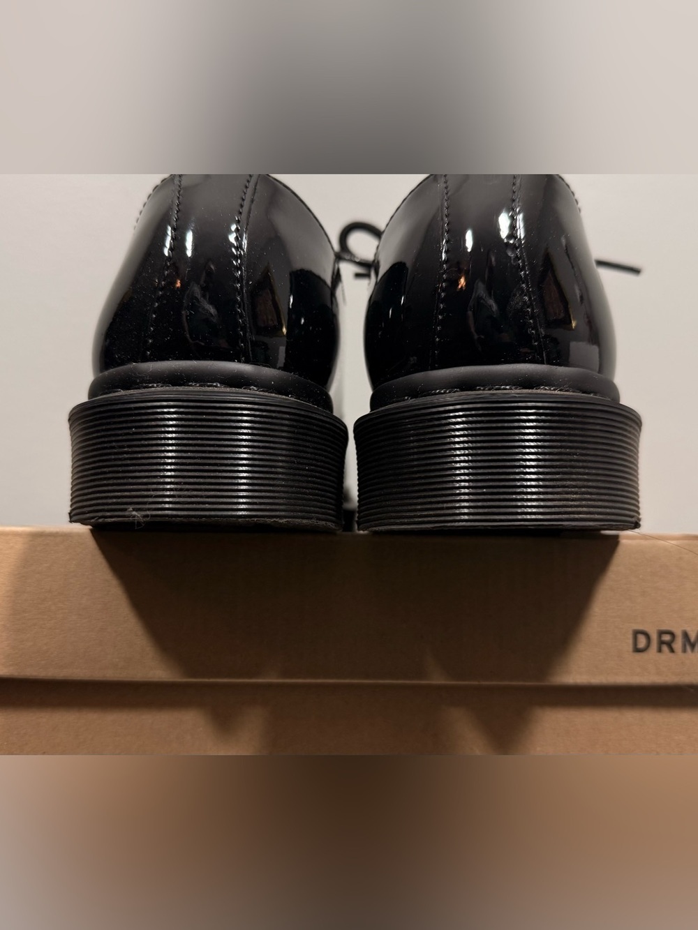Dr. Martens Black Patent Leather Lace-Up Derby Shoes Size 9 - Picture 8 of 16
